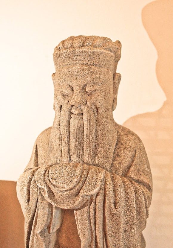 Fu Man chu statue pic